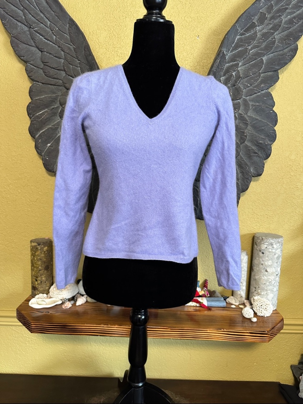 Valerie Stevens Cashmere cropped V-Neck Sweater
